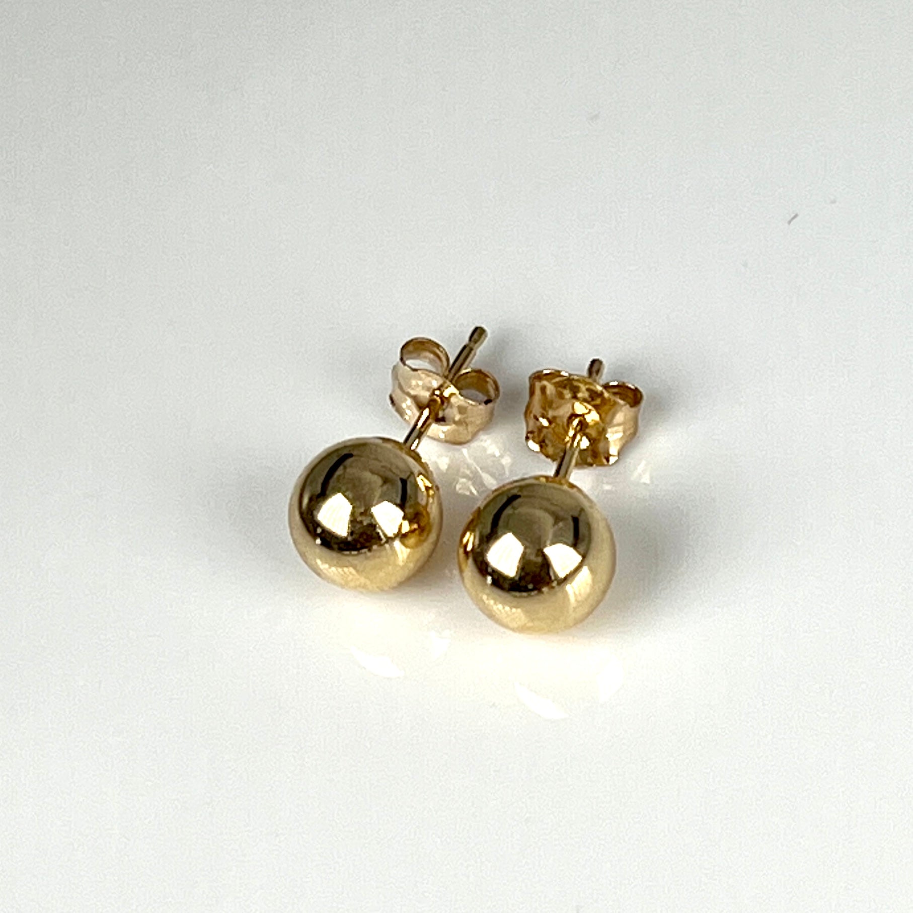 14K Yellow Gold 6mm Smooth Ball Stud Earrings